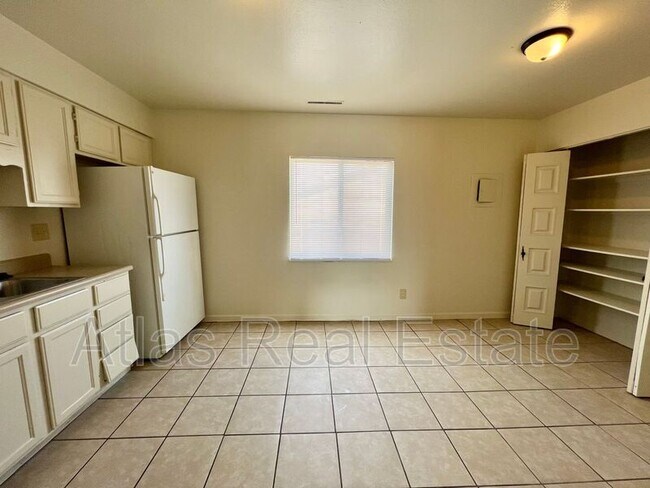 Building Photo - 4467 E Pikes Peak Ave