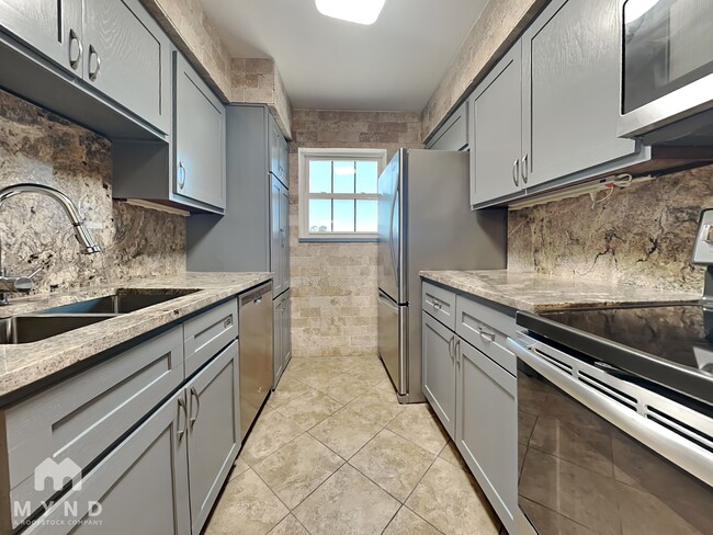 Building Photo - 7900 Westheimer Rd