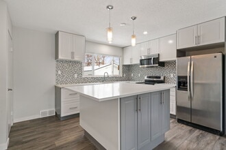 Building Photo - 68 Healy Dr SW