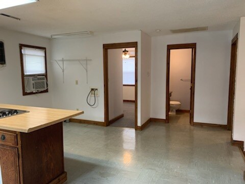 Building Photo - 1600 N Patterson Ave
