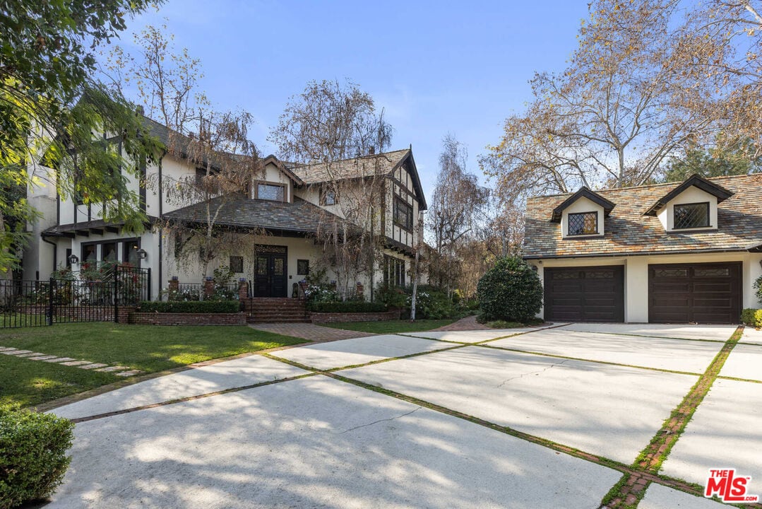 Primary Photo - 11247 Briarcliff Ln