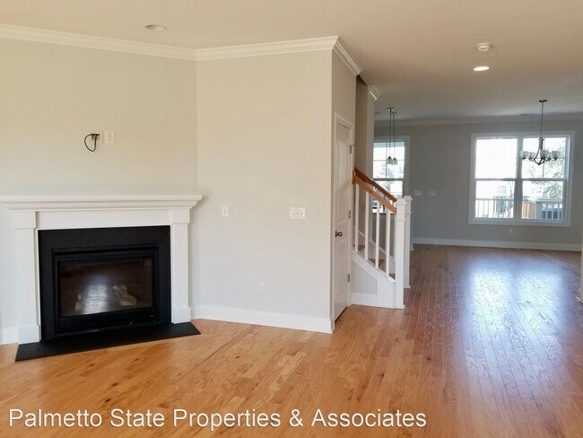 Building Photo - 3 br, 2.5 bath House - 1566 Prince Edward ...