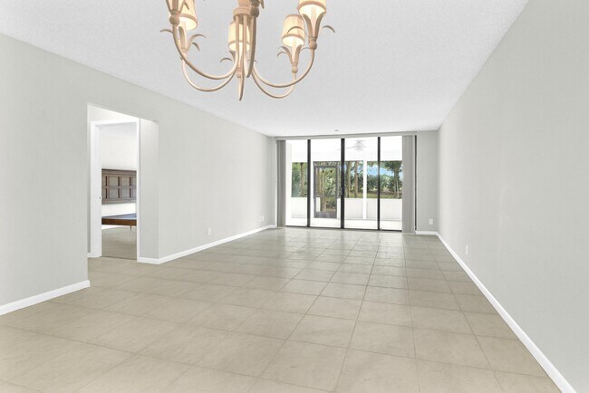 Foto del edificio - 6620 Boca Del Mar Dr