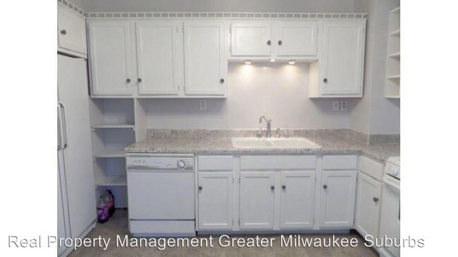 Building Photo - 3 br, 1 bath House - 853 S 85th Street