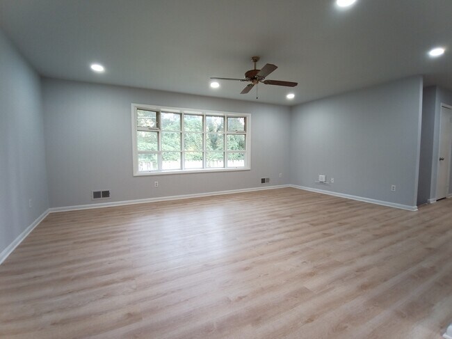 Foto del edificio - 913 N Harrison St
