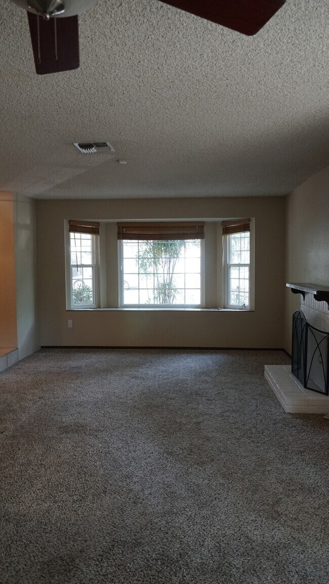 Foto del edificio - Charming 2 bed, 2.5 ba, 1250 sq. ft. duple...