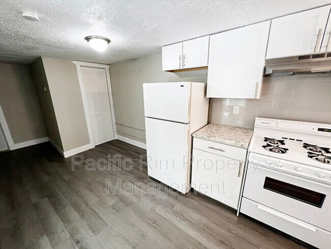 Foto del edificio - 6323 Kitsap Way
