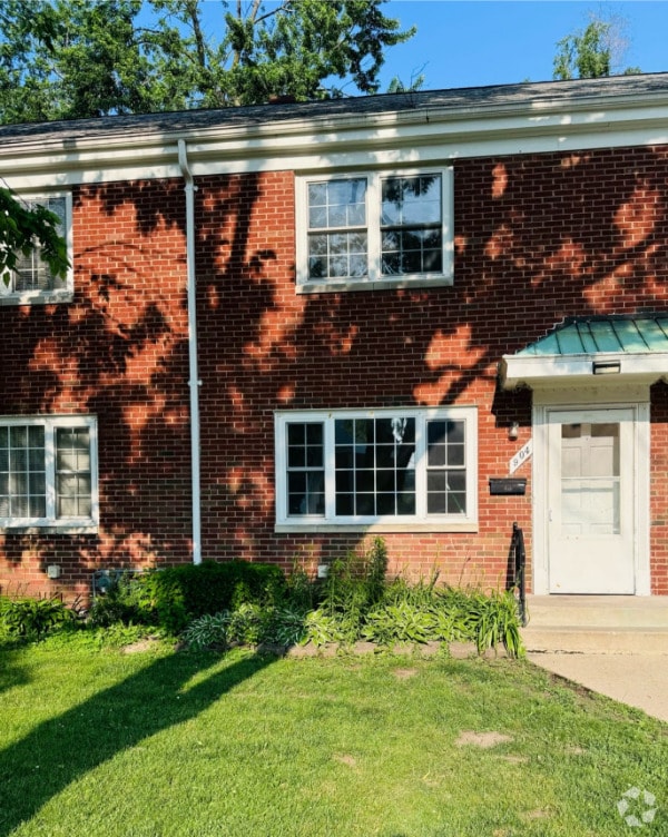 Building Photo - 904 N Prairie Ave