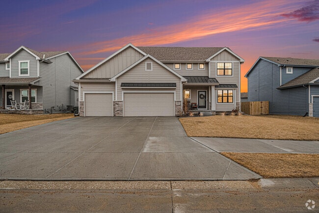 Building Photo - 5303 Helwig Ave