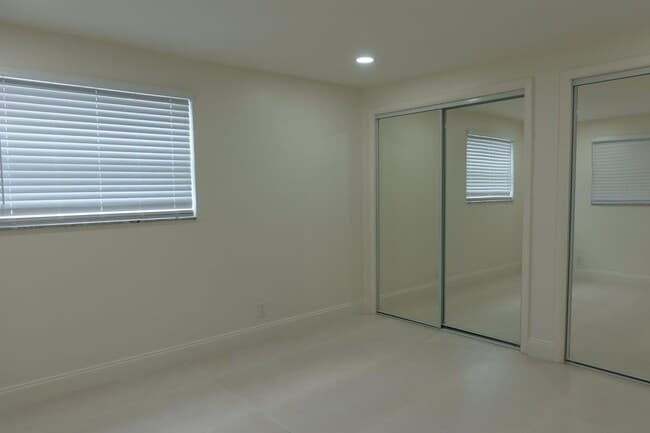 Building Photo - 2630 SW 49th Ct