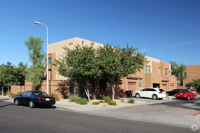 Building Photo - 1890 E Don Carlos Ave
