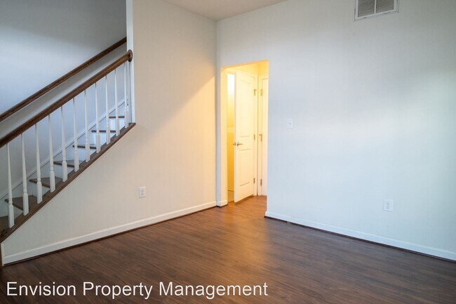 Building Photo - 2 br, 2.5 bath House - 3612 Fort Lincoln Dr`