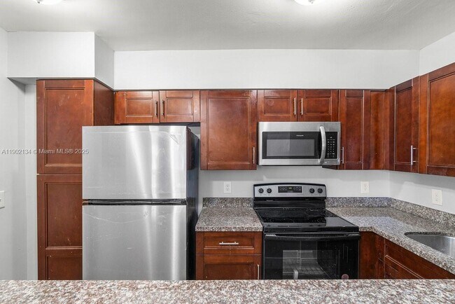 Foto del edificio - 1530 Crescent Cir