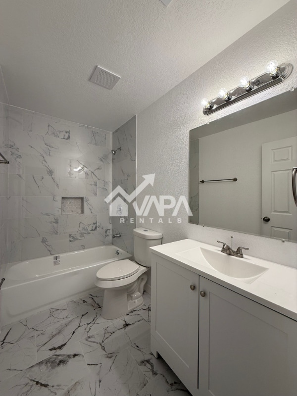 Building Photo - 4847 Featherock Dr