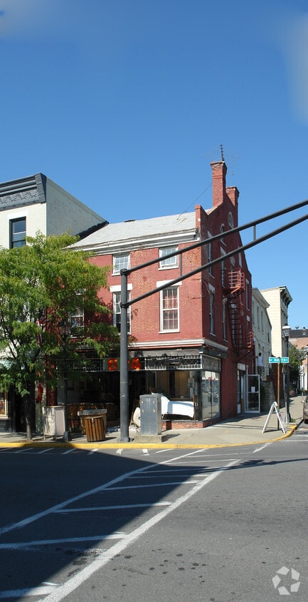 Foto del edificio - 624 Warren St