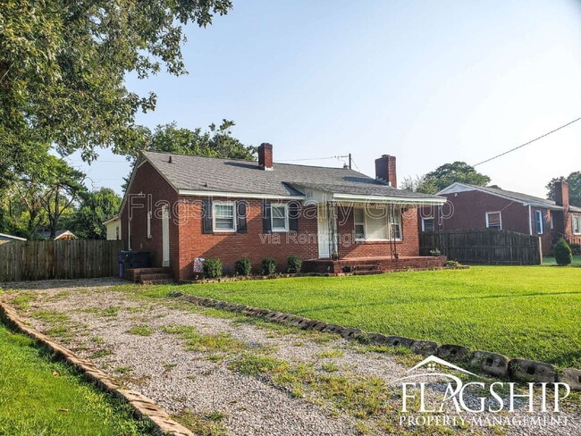 Photo - 1204 Franklin Dr House