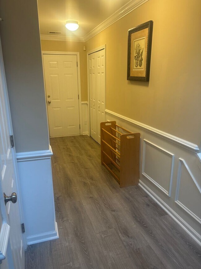 Foto del edificio - This beautiful 4 bedroom, 3.5 bath home in the highly sought-after Mill Creek neighborhood has it...