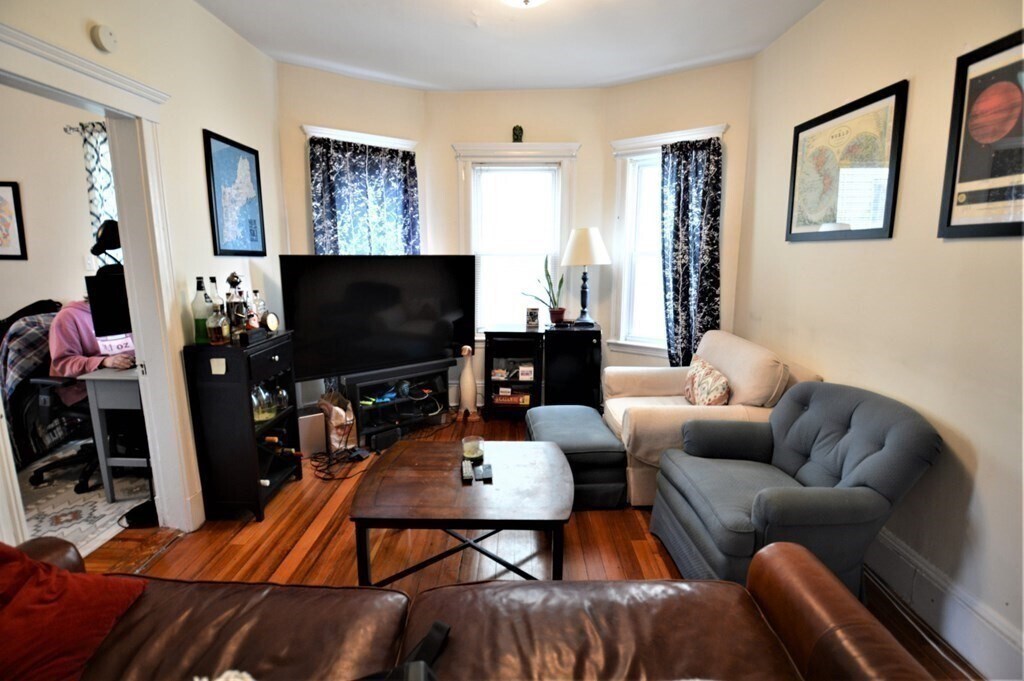 Foto principal - 67 Washburn Ave