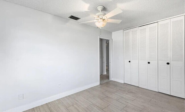 Building Photo - 5725 Fernley Dr E