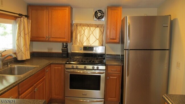 Foto del edificio - 21 Sunset Ln