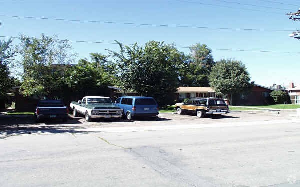 Building Photo - 3715 Upham St