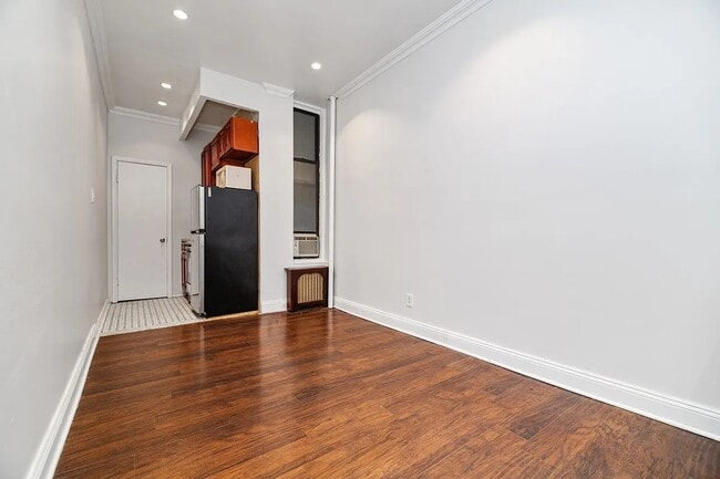 Building Photo - 325 East 90th Street