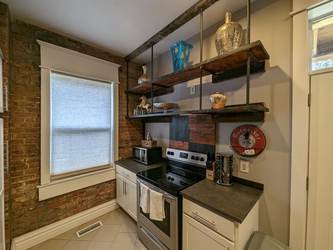 Building Photo - 2842 Lemp Ave