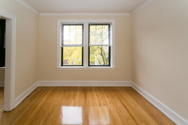 Foto del edificio - 1450 W Byron St