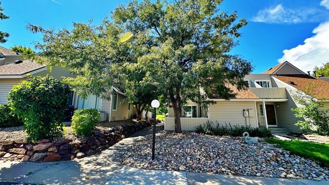 Building Photo - 2 Bed 2 Bath Condo in Strawberry at Heathe...