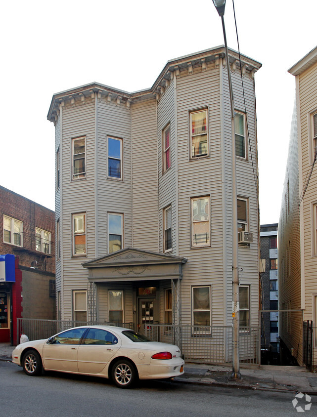 Building Photo - 77 Jackson St