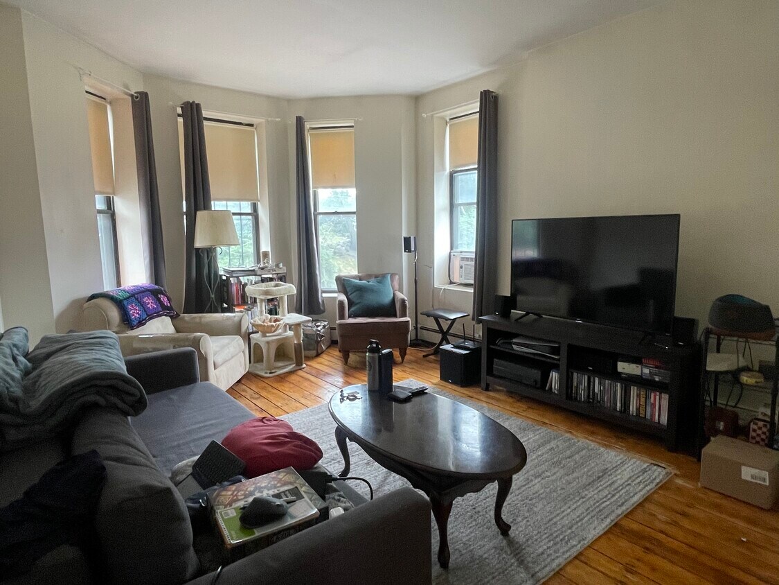 Primary Photo - 31 Fort Ave