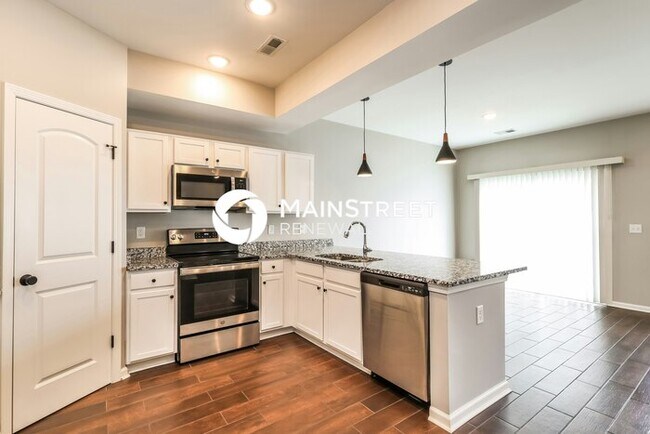 Foto del edificio - 3 Bedroom Pet-Friendly Home in Jeffersonville, IN with Main Street Renewal
