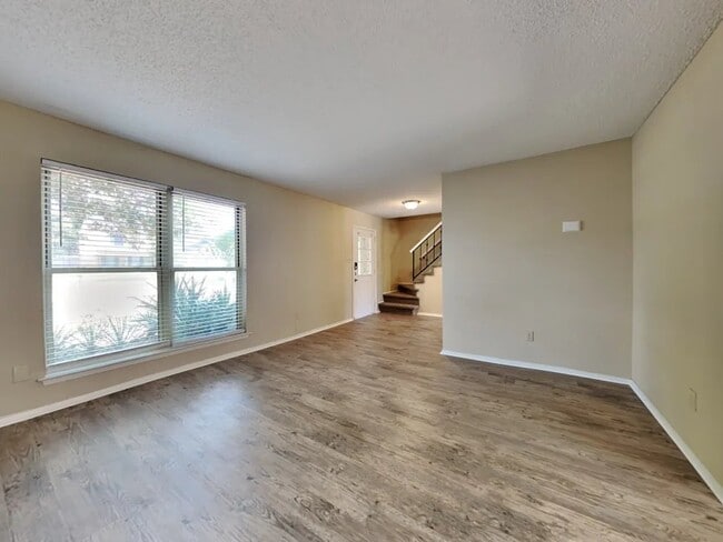 Building Photo - 2614 Remmington Dr