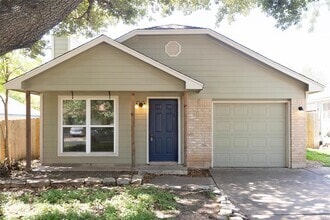 Building Photo - 909 Kavanagh Dr