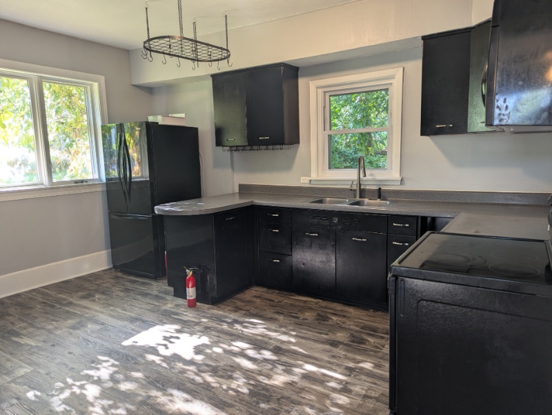 Primary Photo - 2707 W 1st St