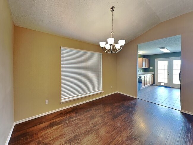 Building Photo - 5558 Heatherglen Terrace