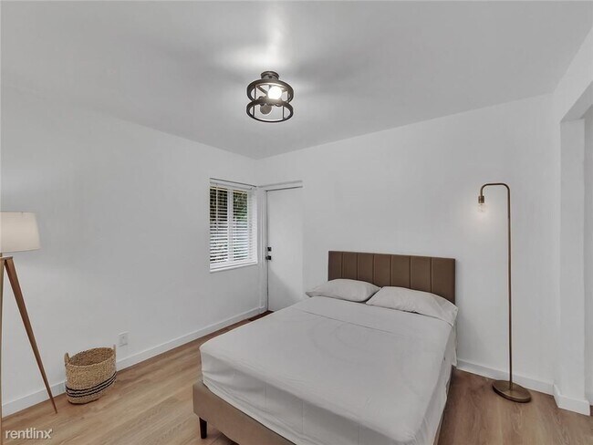 Building Photo - 3 br, 2 bath House - 1544 NW 5th Ave