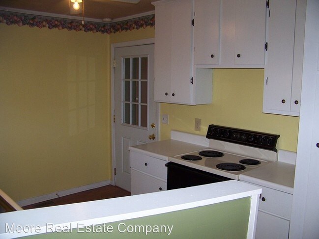 Foto del edificio - 3 br, 2 bath House - 302 Elm