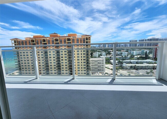 Foto del edificio - 2030 S Ocean Dr