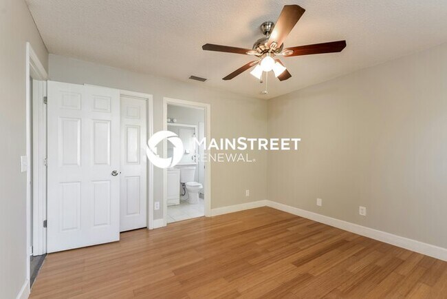 Building Photo - 3 Bedroom Pet-Friendly Home in Bradenton, FL with Main Street Renewal
