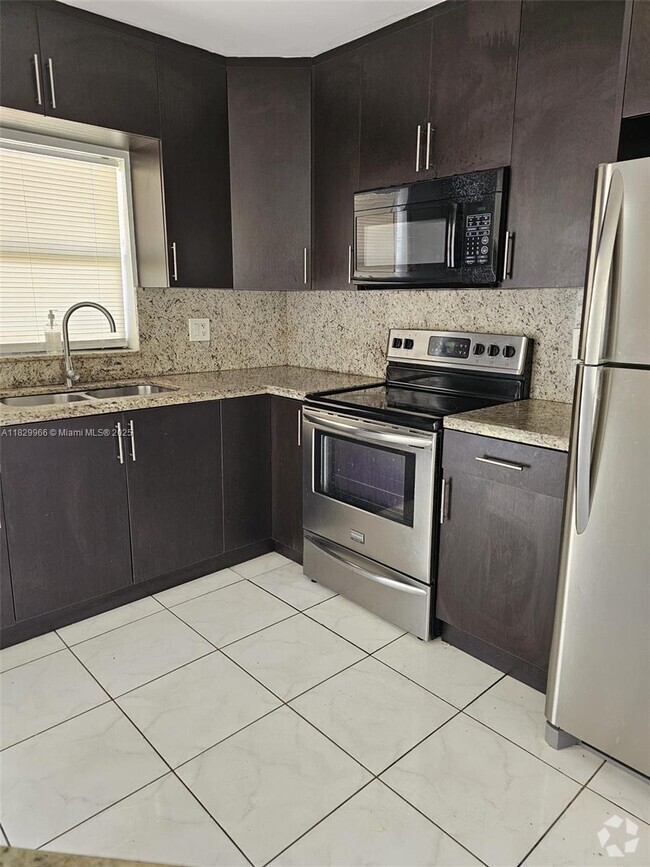 Building Photo - 6685 W 26th Ct