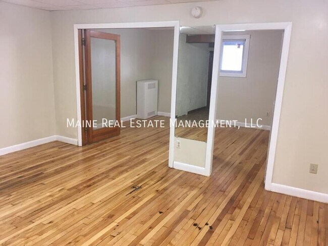 Foto del edificio - 569 Hammond St