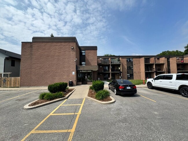 Building Photo - 206-130 Sheldon Avenue Chatham ON N7L 3M7