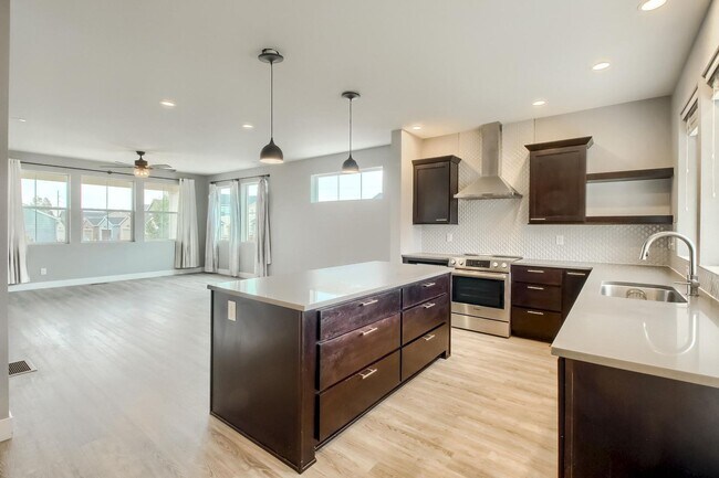 Foto del edificio - 4778 Quandary Peak St