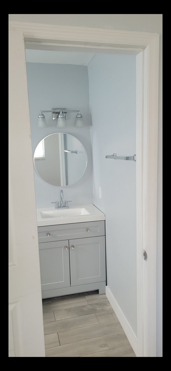 Photo - 417 E 39th St Apartment