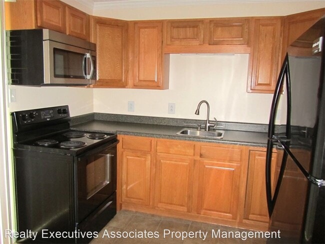 Building Photo - 444 Cherokee Heights Dr