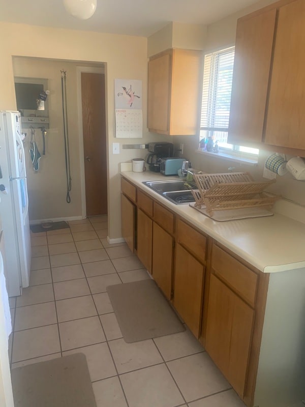 Building Photo - 503 Sunset Dr
