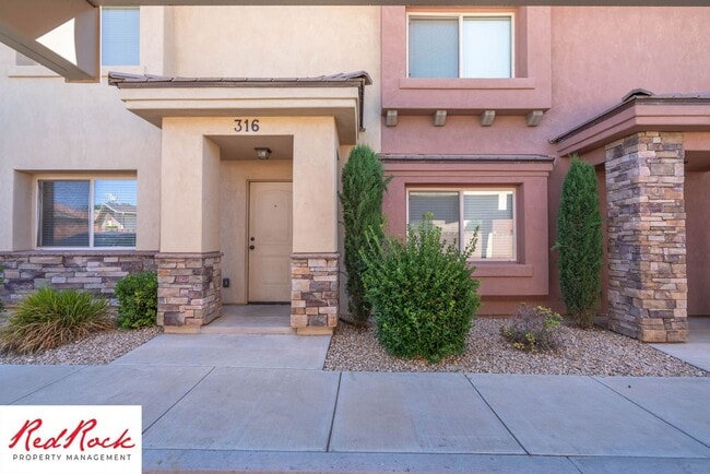 Building Photo - DOG-FRIENDLY 3 Bedroom Townhome with INTER...