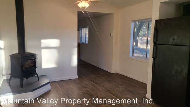 Building Photo - Studio, 1 bath House - 16791 Duggans Road