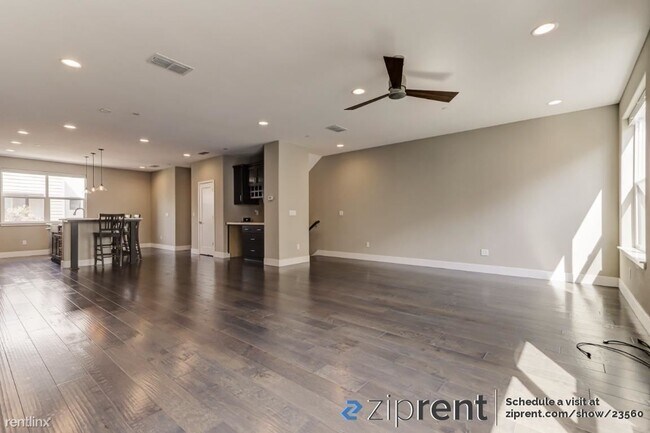 Building Photo - 3 br, 3.5 bath Townhome - 306 CITY FLAT LN...